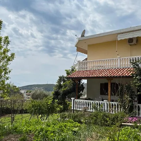 Antonia Guest house Qeparo