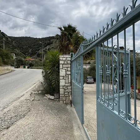 Guest house Antonia Qeparo