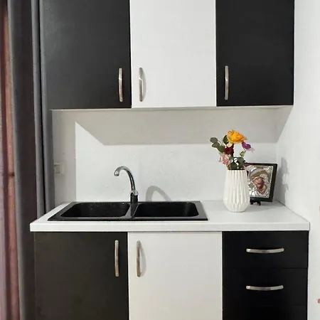 Antonia Guest house Qeparo