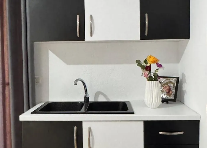 Antonia Pensión Qeparo