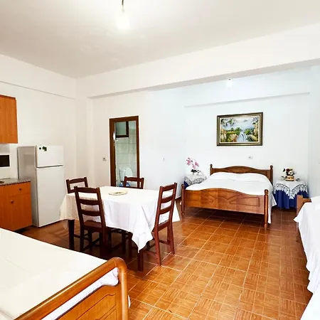 Πανσιόν Antonia 3*